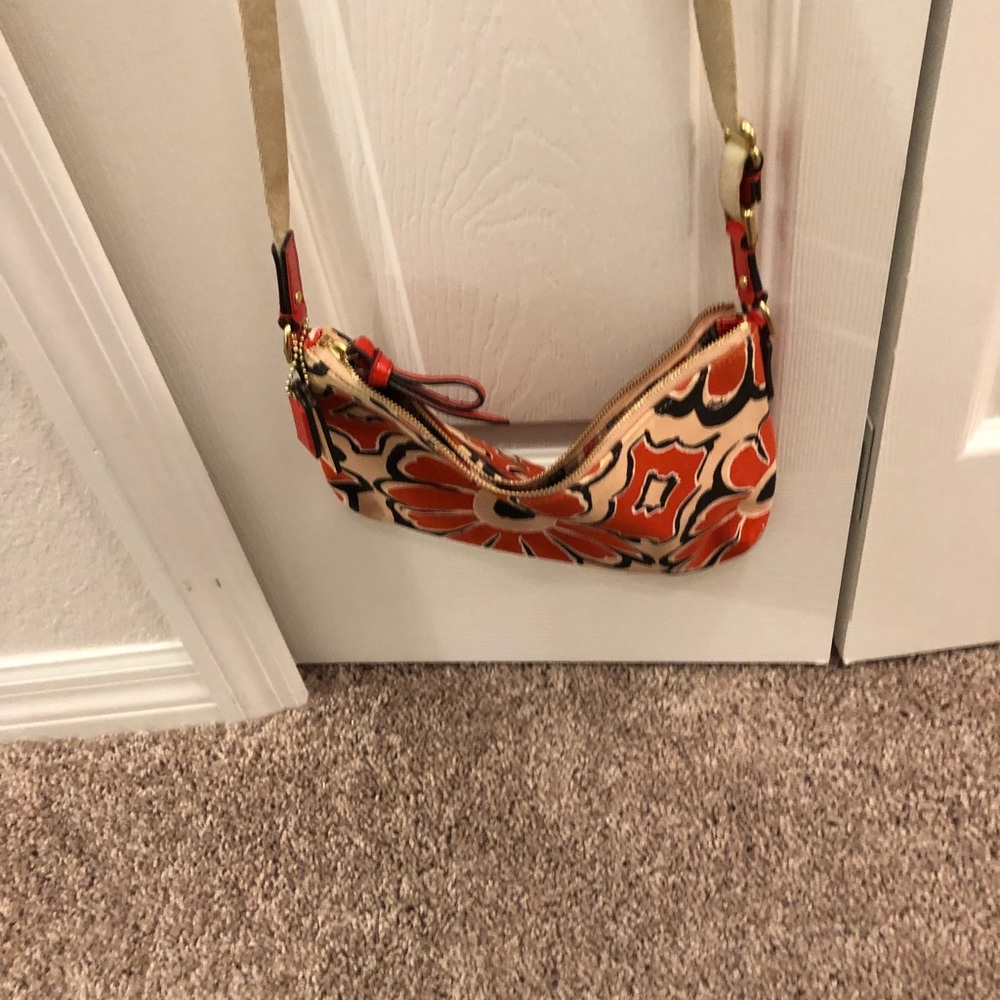 Canvas poppy Coach shoulder bag.